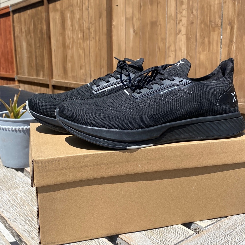 Flux Footwear Waterproof Adapt Runner Men’s size 12.5